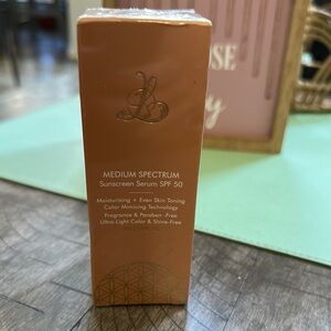 La Mer Medium Spectrum Sunscreen Serum SPF 50 -